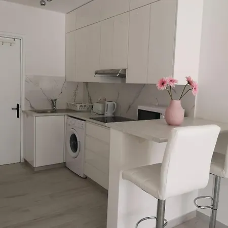 In Heart Of Tourist Area Of Appartement Paphos